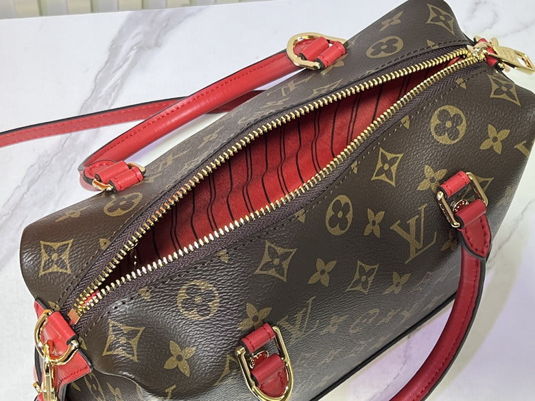 Bolsa LOUIS VUITTON
28x20x11.5cm