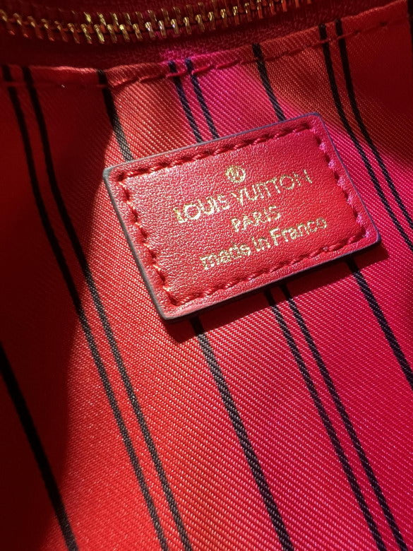 Bolsa LOUIS VUITTON
28x20x11.5cm